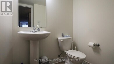 544 Chapman Mills Dr in Ottawa, ON - Building Photo - Building Photo