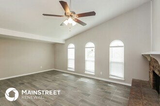 625 Nora Ln in Desoto, TX - Building Photo - Building Photo