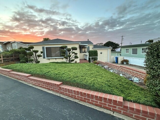 property at 421 Fresno Ave