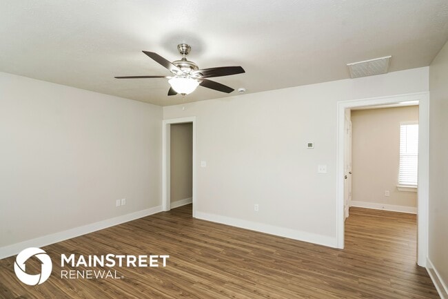 5755 Hartsville Pike in Lebanon, TN - Foto de edificio - Building Photo