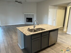 7607 Melanite Dr in Killeen, TX - Foto de edificio - Building Photo