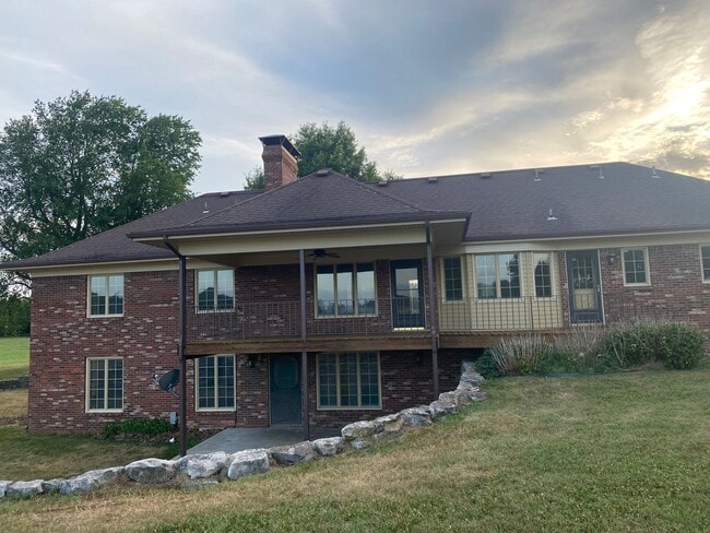 property at 864 S Madison St