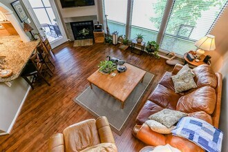 4144 Greystone Way in Sugar Land, TX - Building Photo - Building Photo