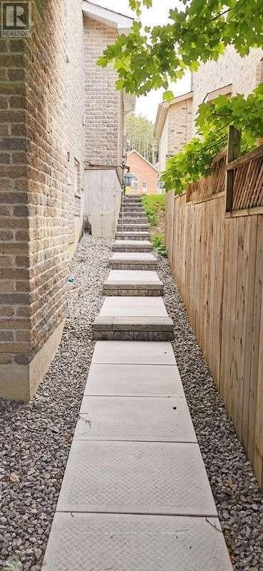 22 Willow Fern Dr in Barrie, ON - Building Photo - Building Photo