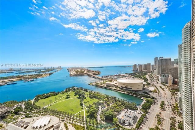 1100 Biscayne Blvd, Unit 4905 in Miami, FL - Foto de edificio