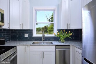 2810 S Arlington Ridge Rd in Arlington, VA - Building Photo - Building Photo