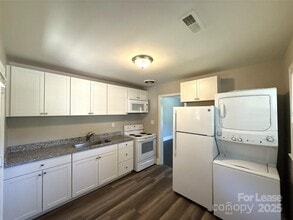 1000 Roanoke Ave in Charlotte, NC - Building Photo - Building Photo