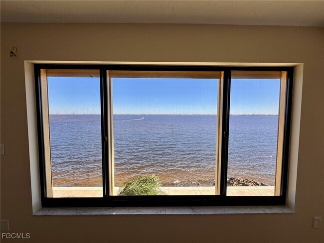 property at 4015 SE 20th Pl