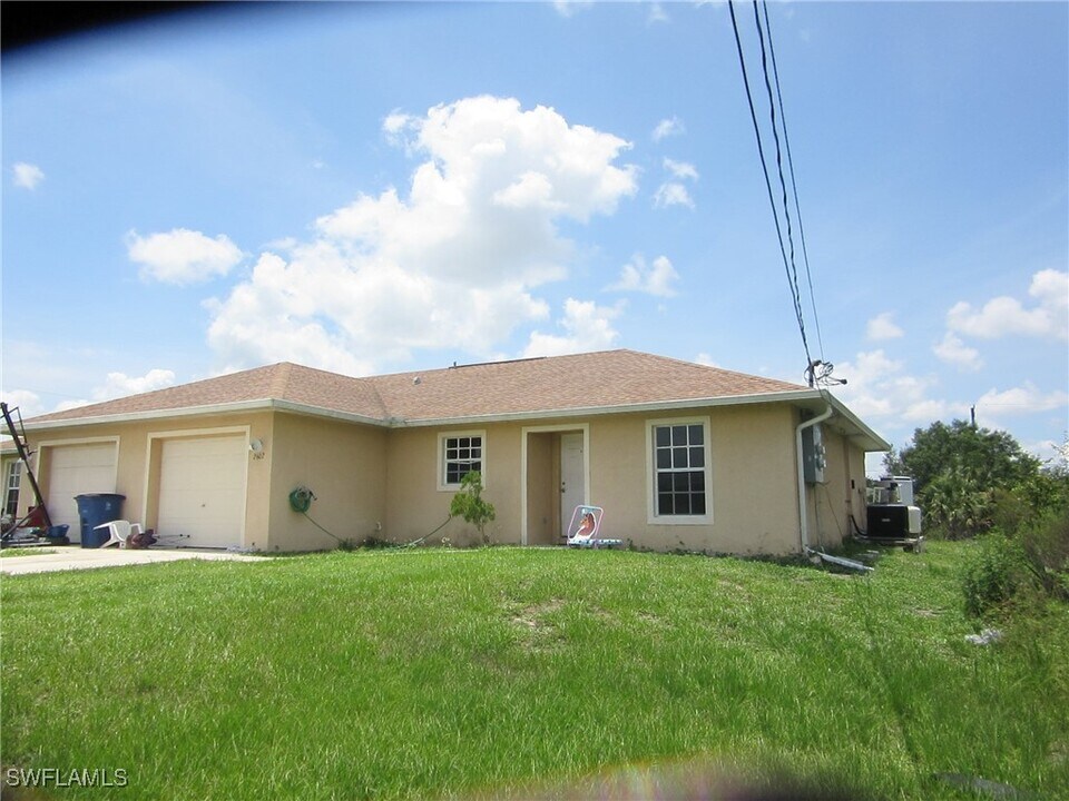 2607 Sunniland Blvd in Lehigh Acres, FL - Building Photo