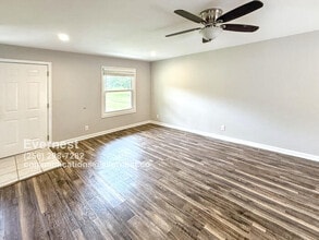 122 Brawley Dr in Owens Cross Roads, AL - Building Photo - Building Photo