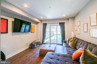 1248 N 25th St, Unit A in Philadelphia, PA - Foto de edificio - Building Photo
