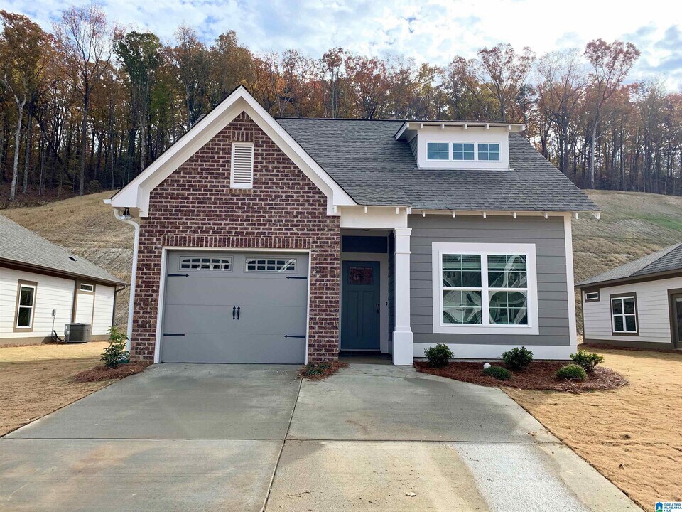 1295 Shades Terrace in Irondale, AL - Building Photo