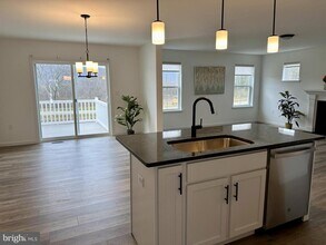 330 Acer Ave in State College, PA - Building Photo - Building Photo