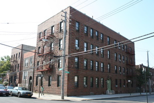 2450 Fuller St Apartments