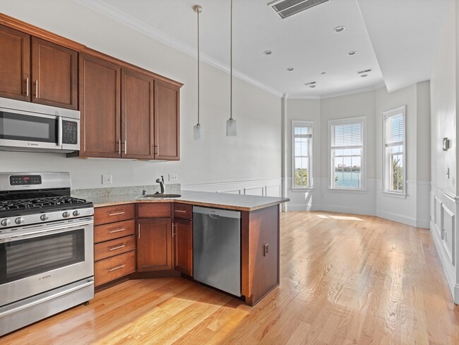 1422 Columbia Rd, Unit 3 in Boston, MA - Building Photo - Building Photo