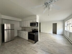 6919 N Sheridan Rd in Chicago, IL - Building Photo