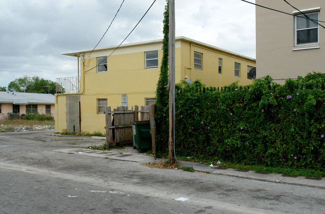 1948 NW 2 Ct in Miami, FL - Building Photo - Building Photo