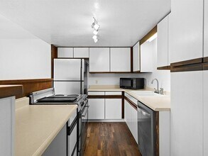 65 Bonnie View Dr in White Rock, NM - Building Photo - Building Photo