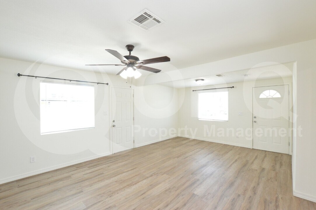 3225 E Earll Dr in Phoenix, AZ - Building Photo