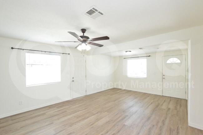 property at 3225 E Earll Dr