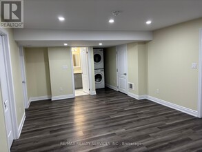 12 Macklin St in Brantford, ON - Building Photo - Building Photo