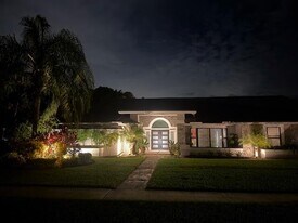 13718 Callington Dr in Wellington, FL - Building Photo