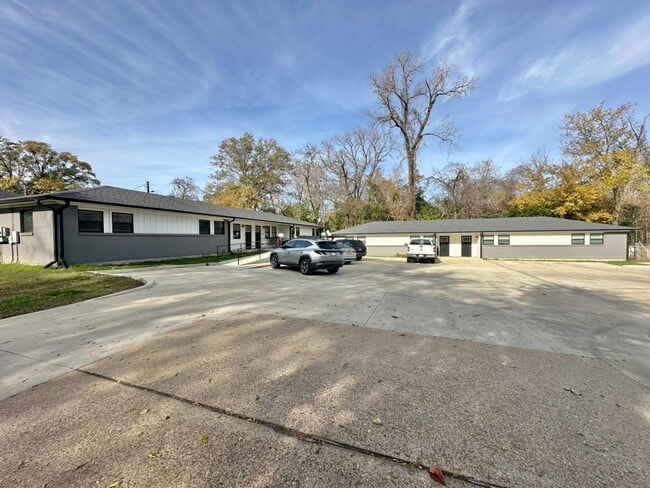 property at 300 Pecan St