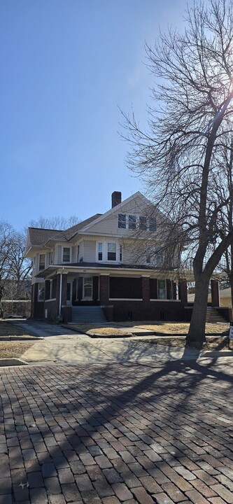 997 N Broad St, Unit 997 Broad Unit 1 in Galesburg, IL - Building Photo