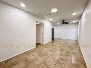 4650 E Calle Aurora in Tucson, AZ - Building Photo - Building Photo