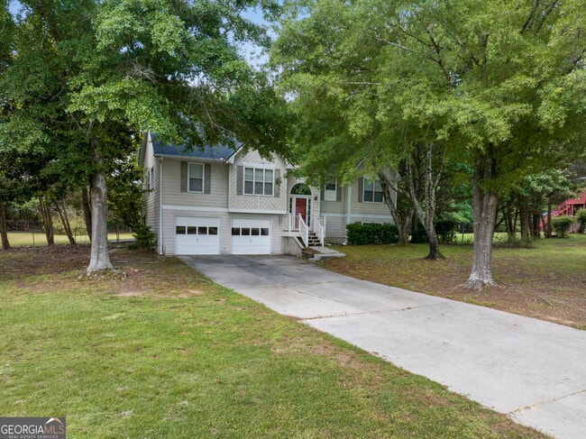 1510 Twin Manor Dr in Loganville, GA - Building Photo - Building Photo