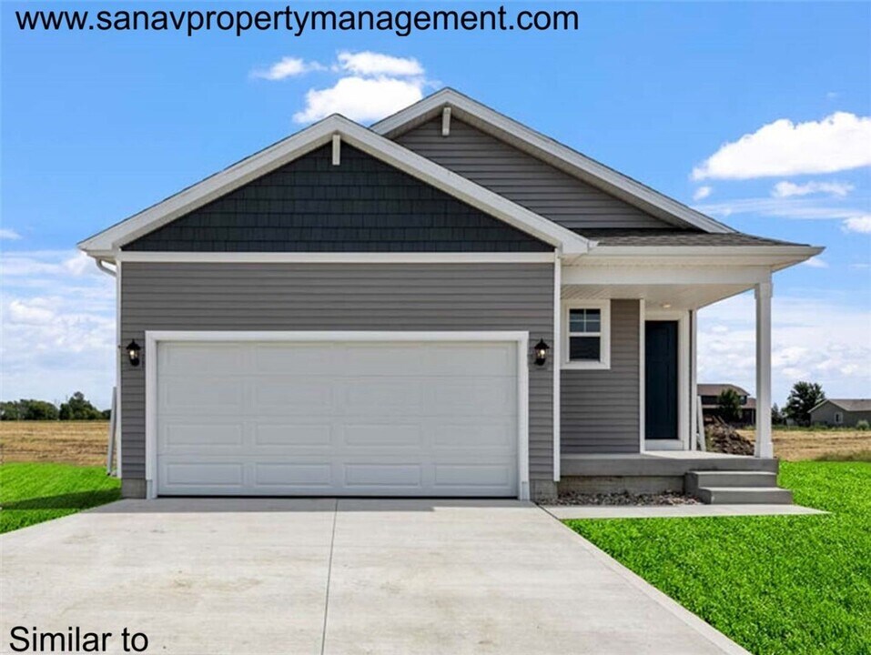 2407 SE Fox Valley Dr in West Des Moines, IA - Foto de edificio