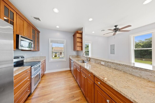 44 Concord St in Fairfield, CT - Building Photo - Building Photo