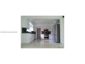 1100 N Shore Dr in Miami Beach, FL - Building Photo - Building Photo