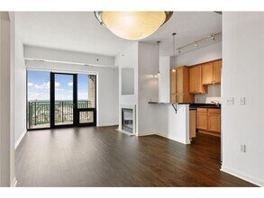 500 E Grant St-Unit -2405 in Minneapolis, MN - Building Photo - Building Photo