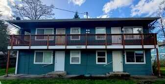 1205 Cora St SE, Unit C in Lacey, WA - Building Photo