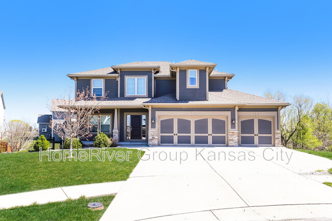property at 803 N Cypress Cir