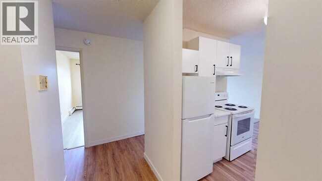 9515-9100 100 Ave. in Grande Prairie, AB - Building Photo - Building Photo