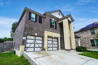 107 Kyle Cove in Universal City, TX - Building Photo - Building Photo