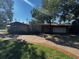 4901 18th St in Lubbock, TX - Building Photo