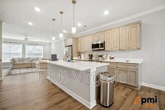 8520 Chesapeake Blvd in Norfolk, VA - Building Photo - Building Photo