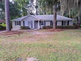 9611 Dunwoody Dr in Savannah, GA - Building Photo