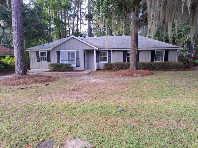 property at 9611 Dunwoody Dr