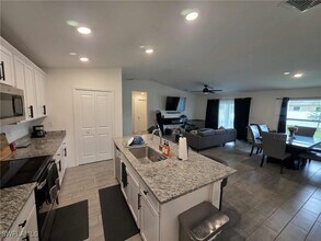 1239 NE 40th St in Cape Coral, FL - Building Photo - Building Photo