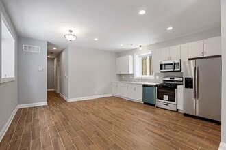 5955 W Superior St in Chicago, IL - Building Photo - Building Photo