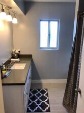 12955 Riverside Dr, Unit 305 in Sherman Oaks, CA - Building Photo - Building Photo