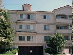 Wyandotte in Van Nuys, CA - Building Photo - Building Photo