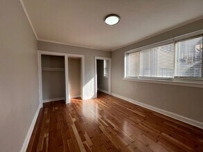 6912 N Ashland Blvd in Chicago, IL - Foto de edificio - Building Photo