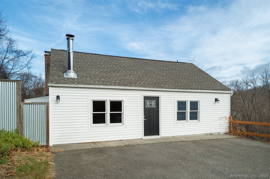 120 Obtuse Hill Rd in Brookfield, CT - Building Photo