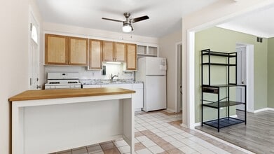 2116 Michigan Blvd in Lincoln Park, MI - Building Photo - Building Photo