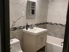 249 New Britain Ave in Hartford, CT - Foto de edificio - Building Photo